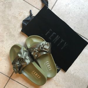 PUMA RIHANNA FENTY BOW SLIDES
