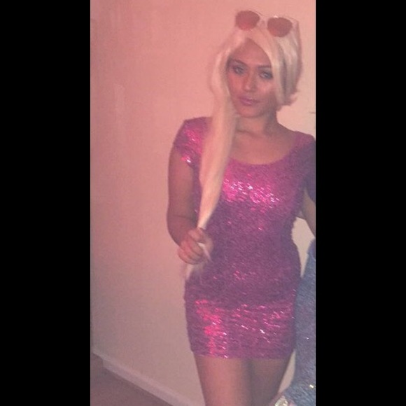 H&M Dresses & Skirts - Barbie cosplay Hot pink sequin body con dress
