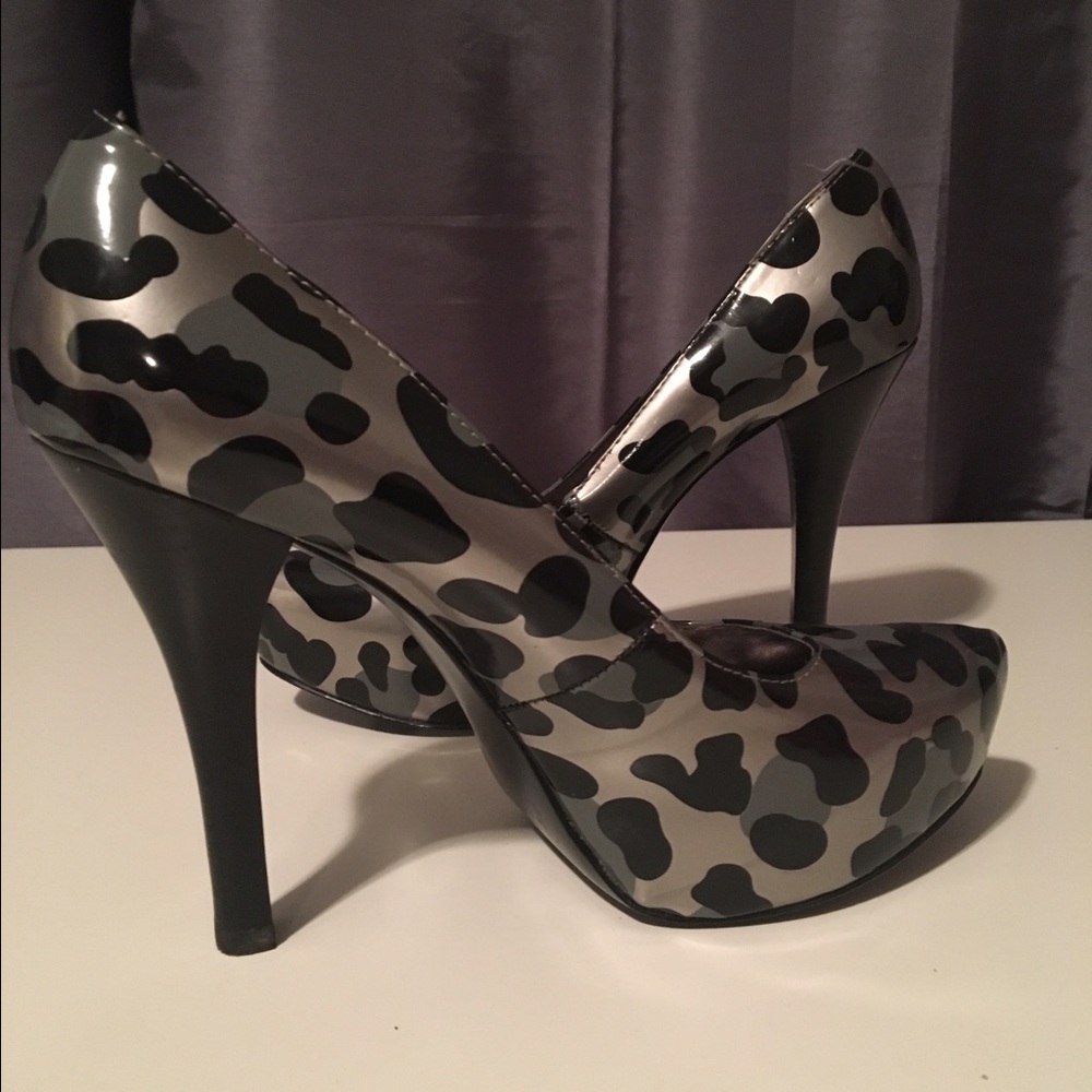 Carlos Santana heels size 6.5