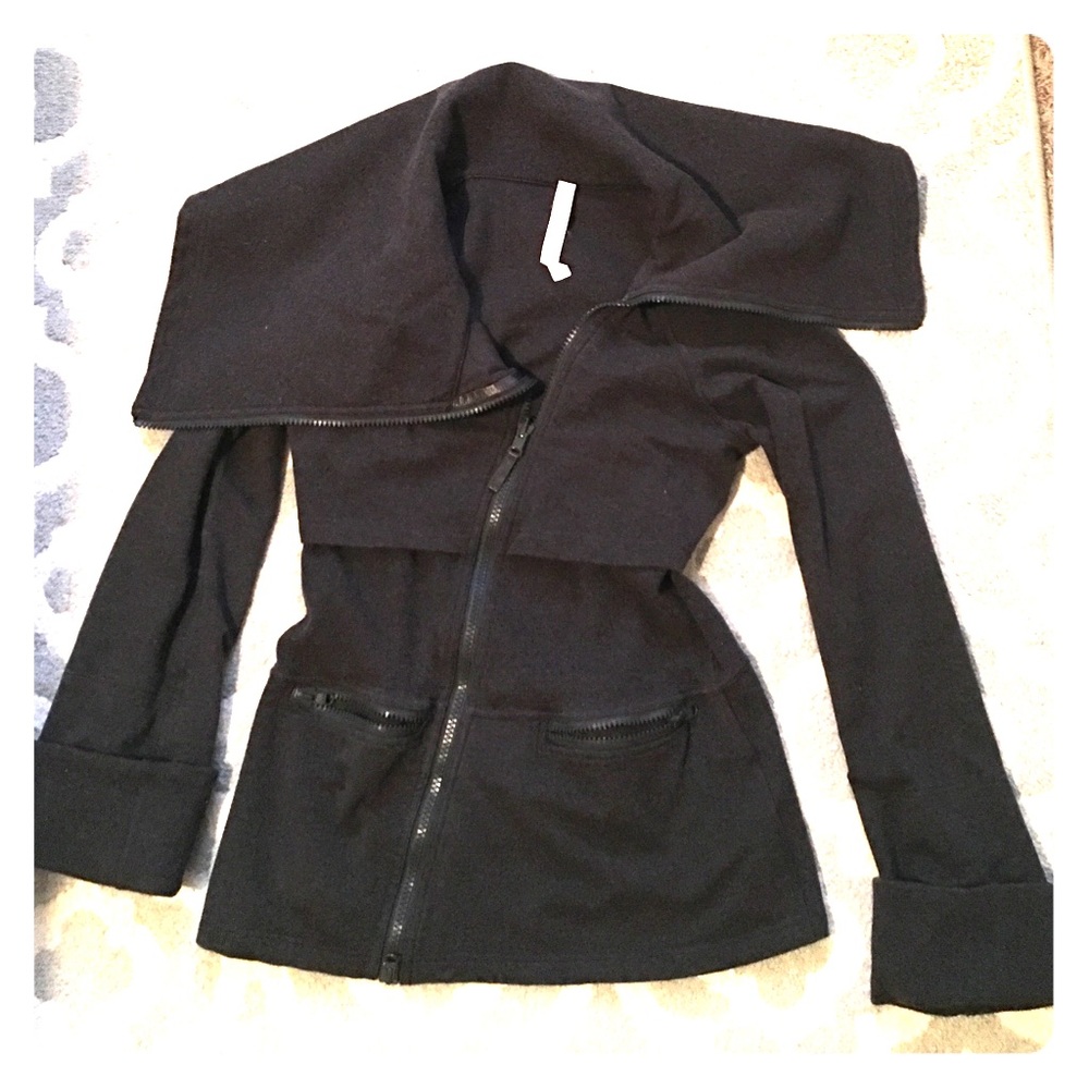 Lulu Lemon jacket excellent condition