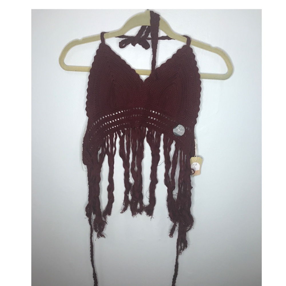 ⚠️⚠️⚠️NWT⚠️⚠️Maroon crochet crop top