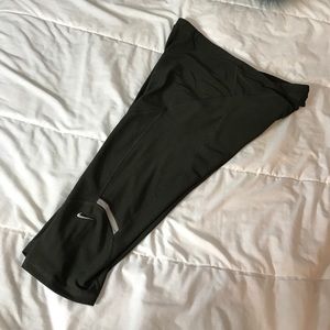 Olive green Nike leggings