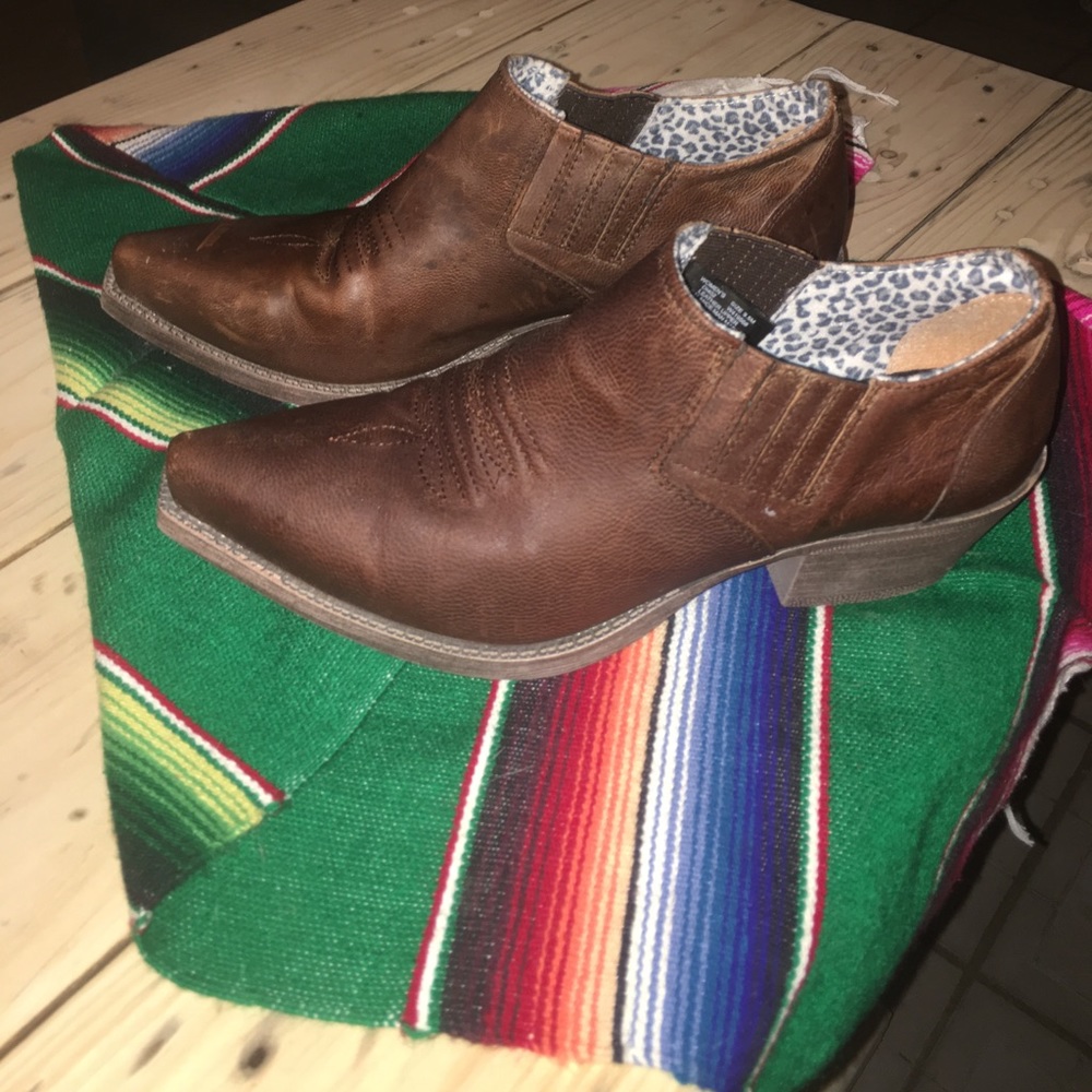 Dingo booties