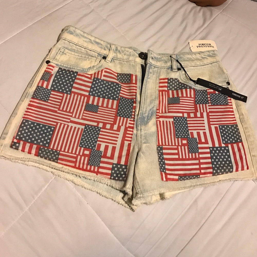 NWT Size 29 cut off Jean Shorts with American Flag