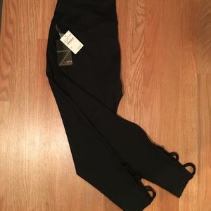 Z by Zella ✨ Criss Cross Leggings