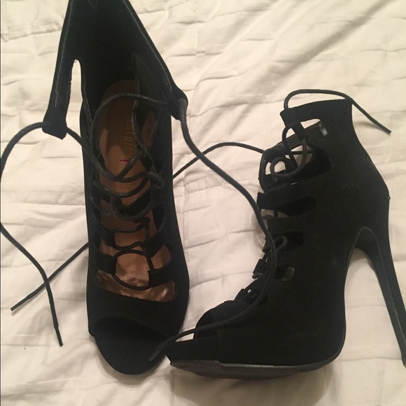NWOT Fashion Nova Heels size 7 - Picture 1 of 2