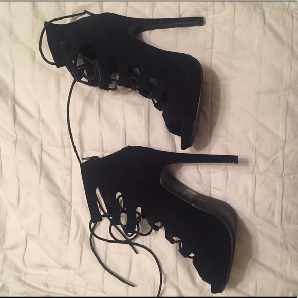 NWOT Fashion Nova Heels size 7 - Picture 2 of 2