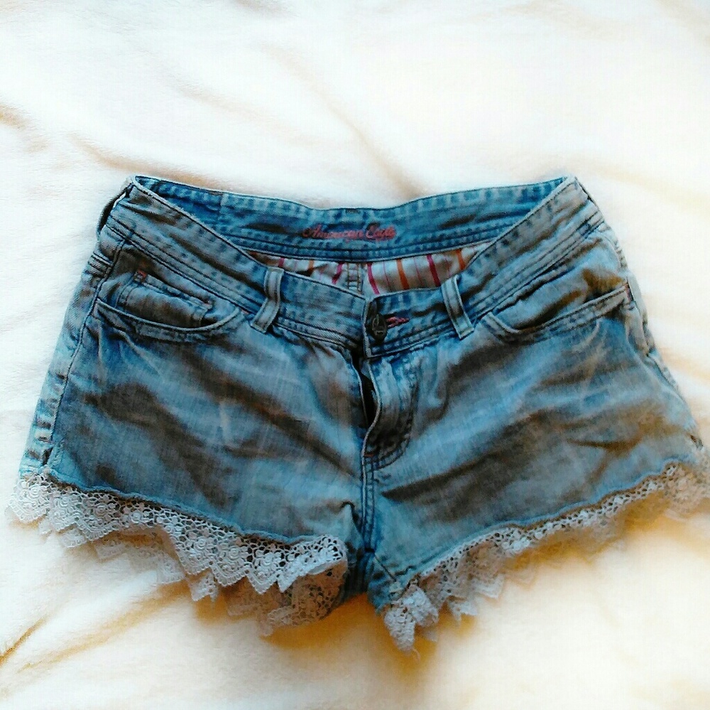 AE Jean Shorts w/Lace Hem