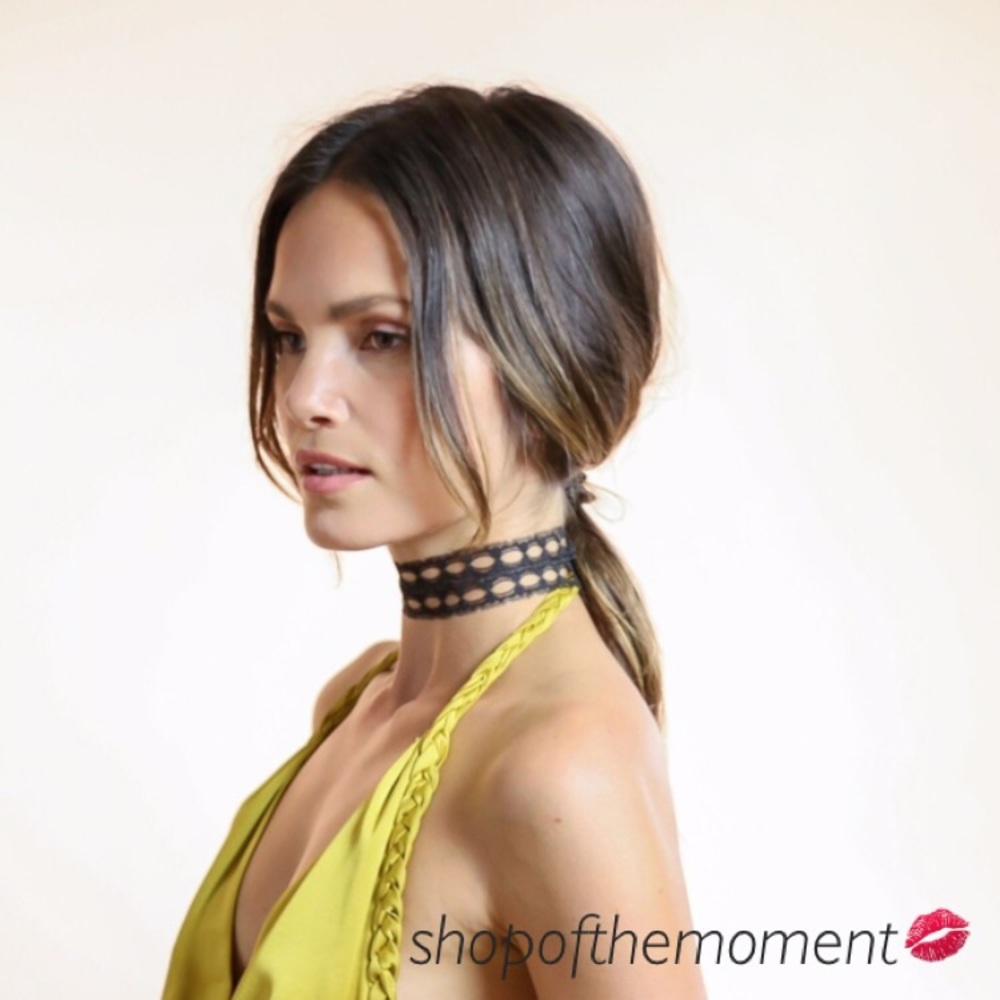 🌻🆕 Vanessa Mooney ☽ Festival Lace Choker ☽ - Picture 8 of 8