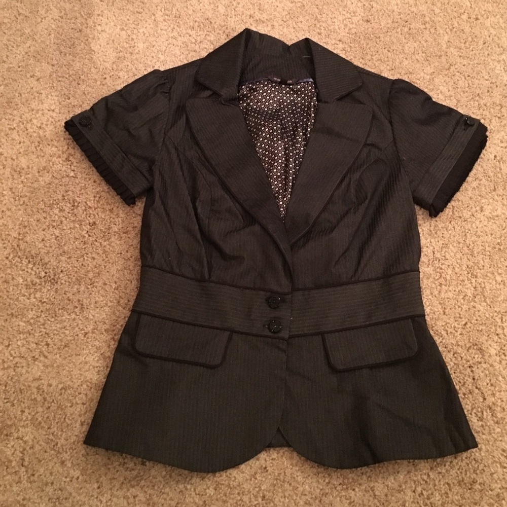 NEW Maurices pinstriped short-sleeve blazer in S