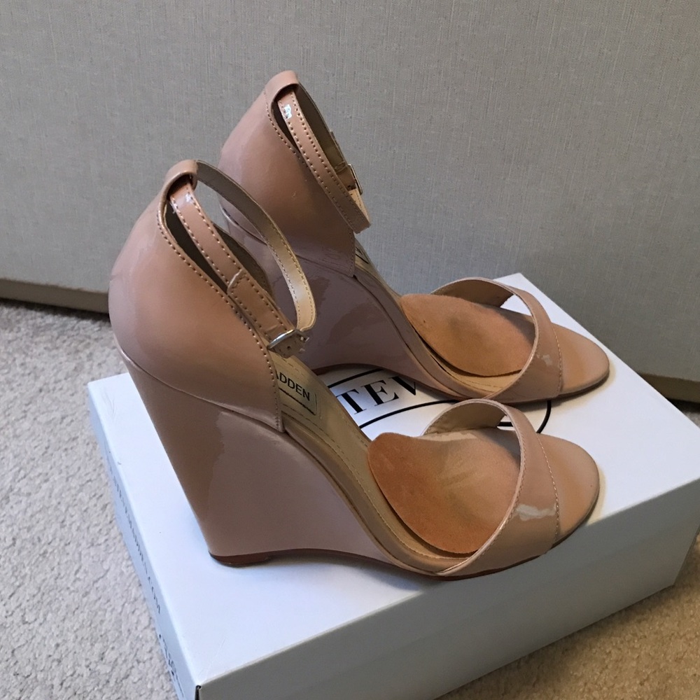 Blush Wedge