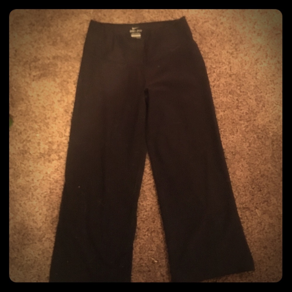Crop yoga pants