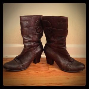 Born mid-calf boots