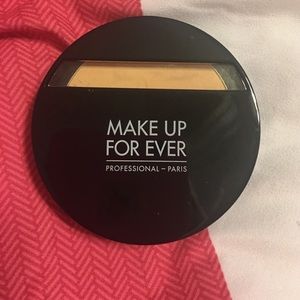 Make Up Forever Duo Mat powder foundation