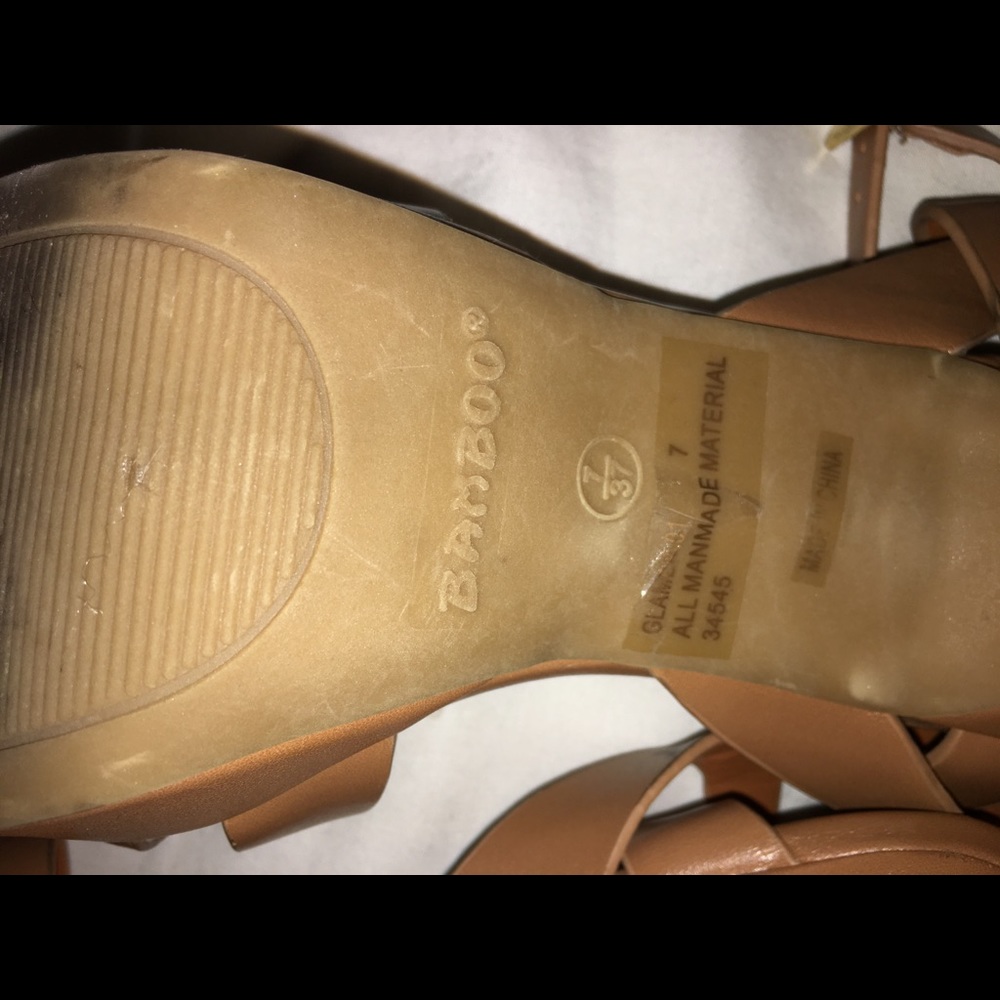 Tan Heels - Picture 4 of 4