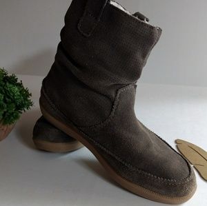 American Eagle Outfitters Suede Booties 8 Grey