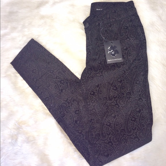 Black Orchid Denim - 🛍 Paisley Velvet Skinny Leg