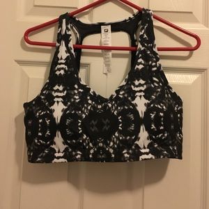 NWT XL FABLETICS BLACK & WHITE TIE DYE SPORTS BRA