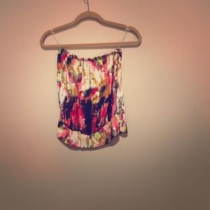 Patterned strapless top