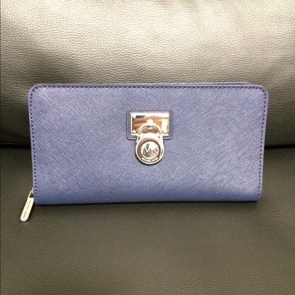 Michael kors zip around wallet - Picture 1 of 1