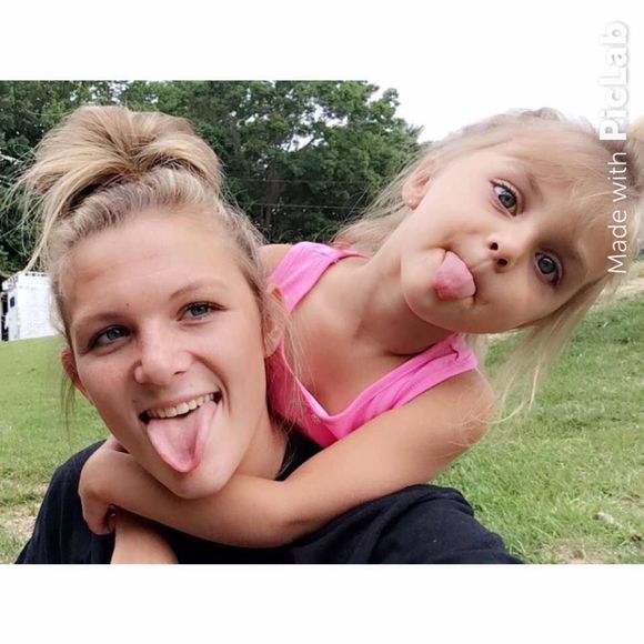 Meet your Posher, Amber - Picture 1 of 1