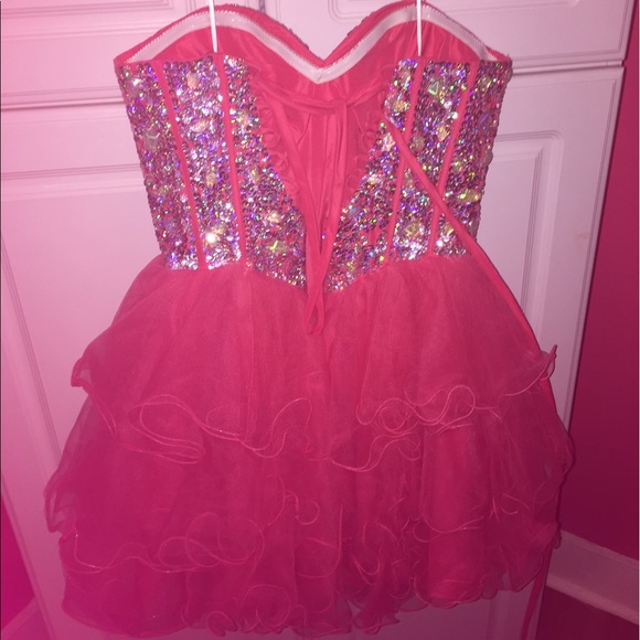 bright pink shortened dress - Picture 3 of 5