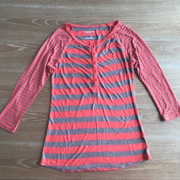 Old Navy Tops - 🛑8 for $15🛑 OLD NAVY STRIPES TOP (SMALL)