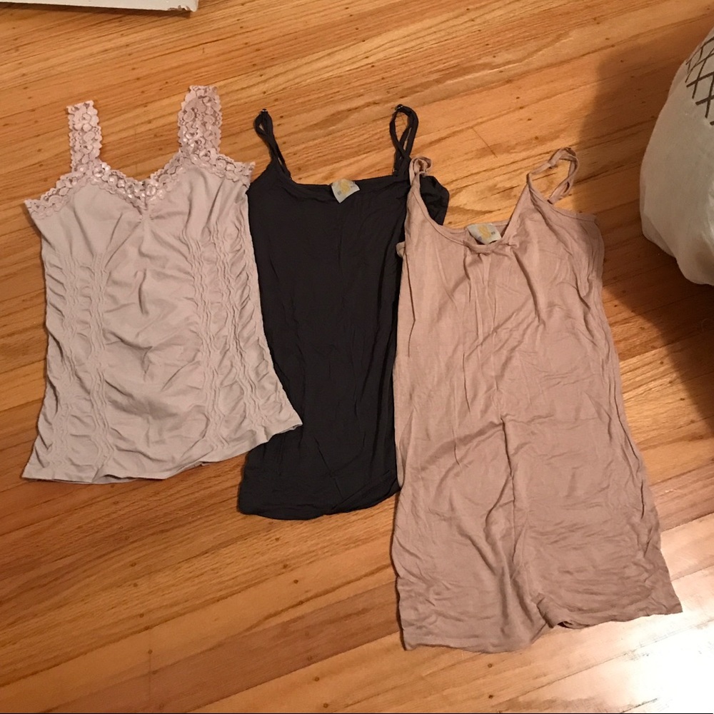 Bundle of 5 camisoles!