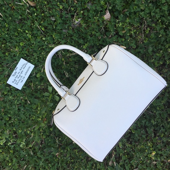 🌸Coach🌸 - Picture 2 of 4