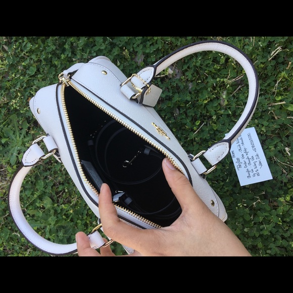 🌸Coach🌸 - Picture 3 of 4