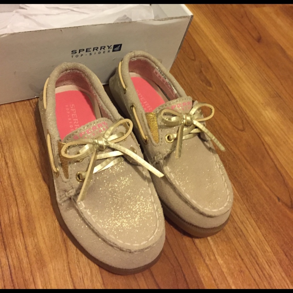Girls Sperrys!