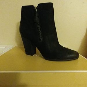 Women's 9.5 Michael Kors "Denver Bootie"