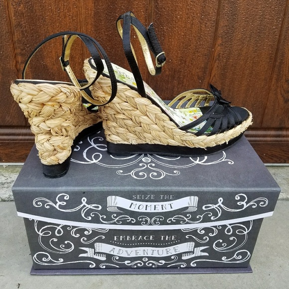 Adorable Wedges by Guess - Picture 4 of 5