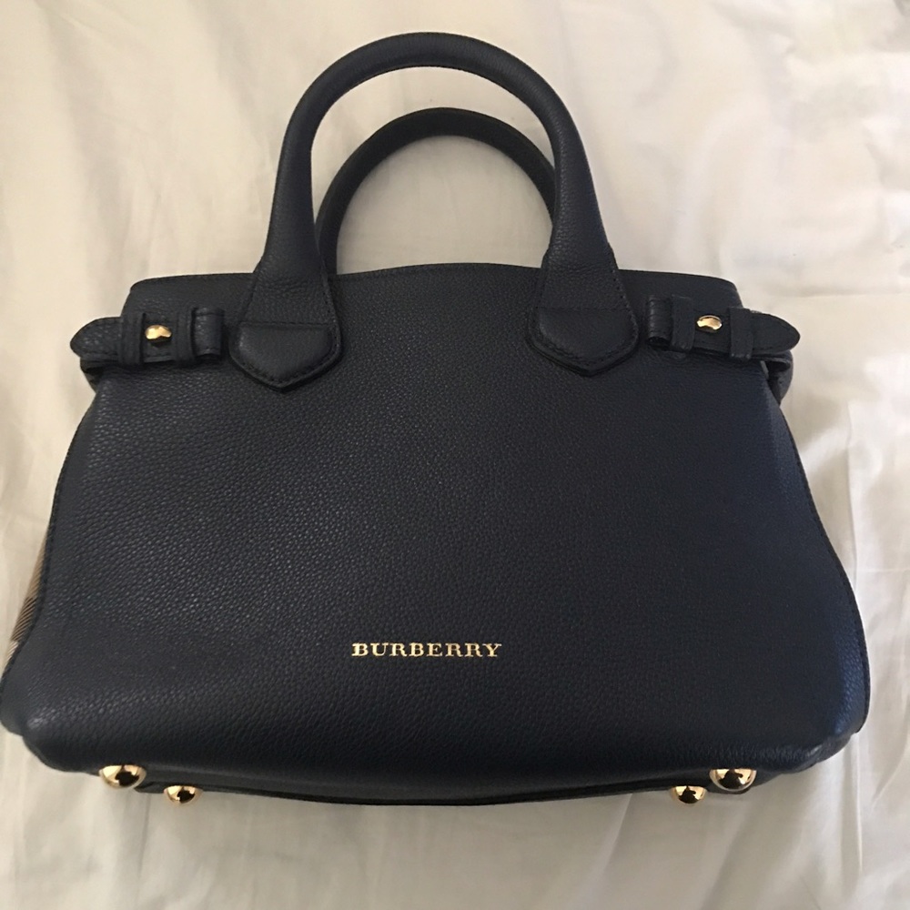 Burberry banner handbag, authentic , MISSING STRAP