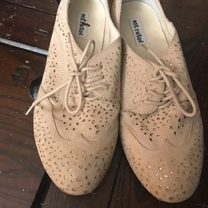 Not rated tan shoes