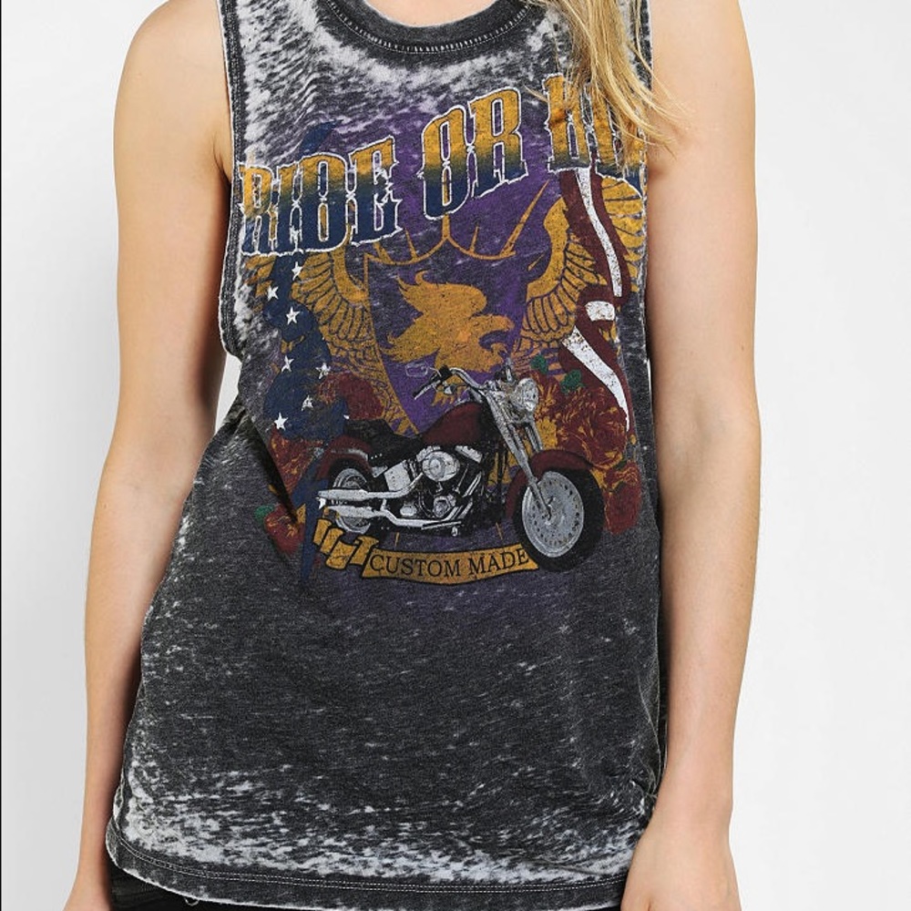 Project social graphic  tank