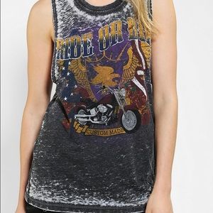 Project social graphic  tank