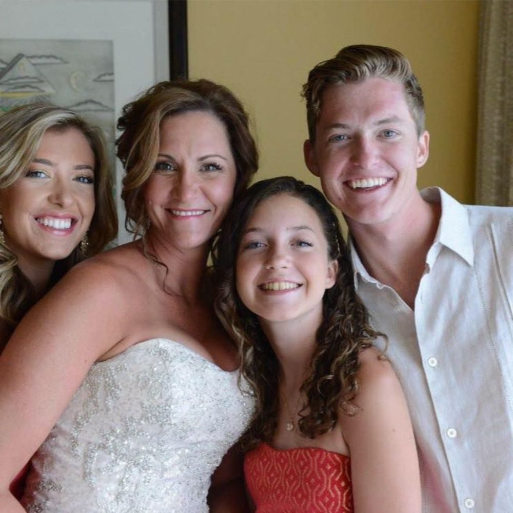 Meet your Posher, Cari