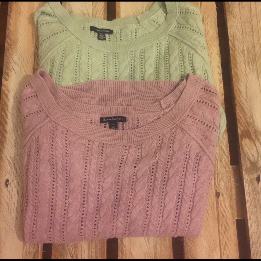 BUNDLE❣️❣️ two American Eagle sweaters XS