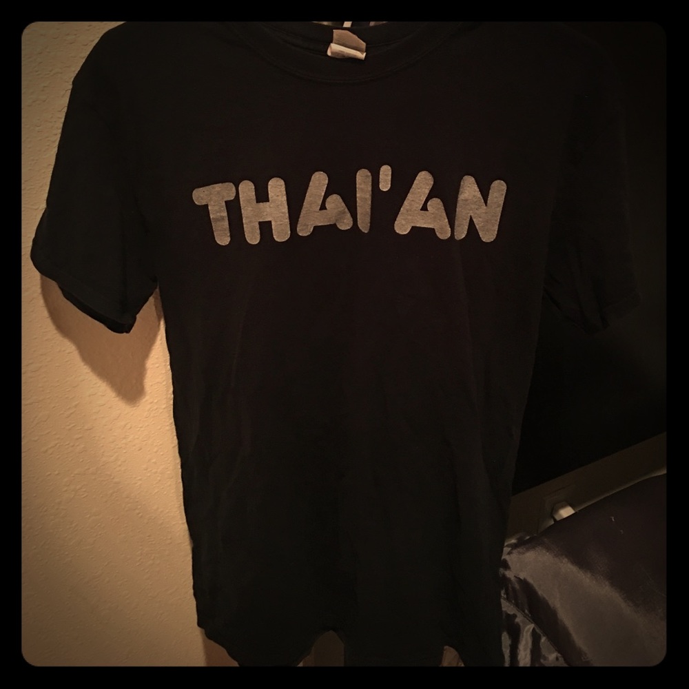 Black T-Shirt . Titles "THAI'AN"