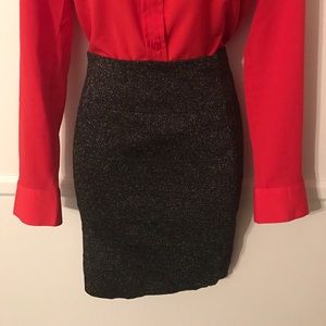 🔥 Metallic black mini skirt