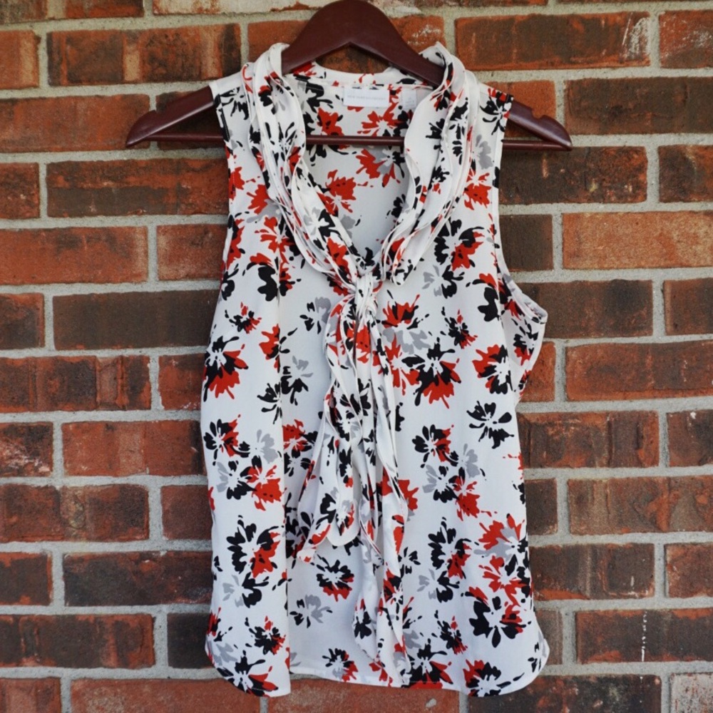 SALE ❤ New York & Co Red Black & White Blouse