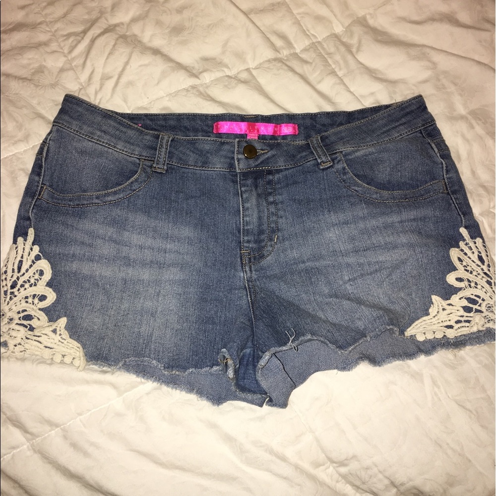 Tinseltown Lace Jean Shorts