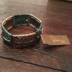 Metal, stretchy cross bracelet