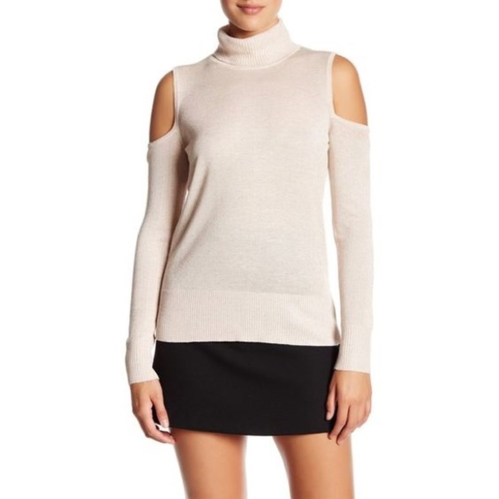 Cable & Gauge cold shoulder turtleneck