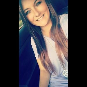 Meet your Posher, Courtney