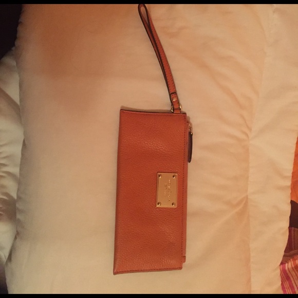 Michael Kors Handbags - Authentic Michael Kors Wristlet