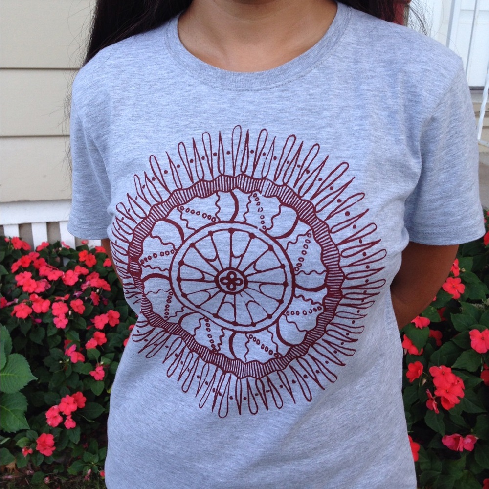 🔺SALE🔺 Silkscreened Mandala T-Shirt - Picture 3 of 4