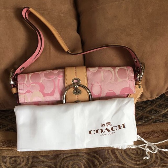 Coach Handbags - MOVING SOON SALE 🚨