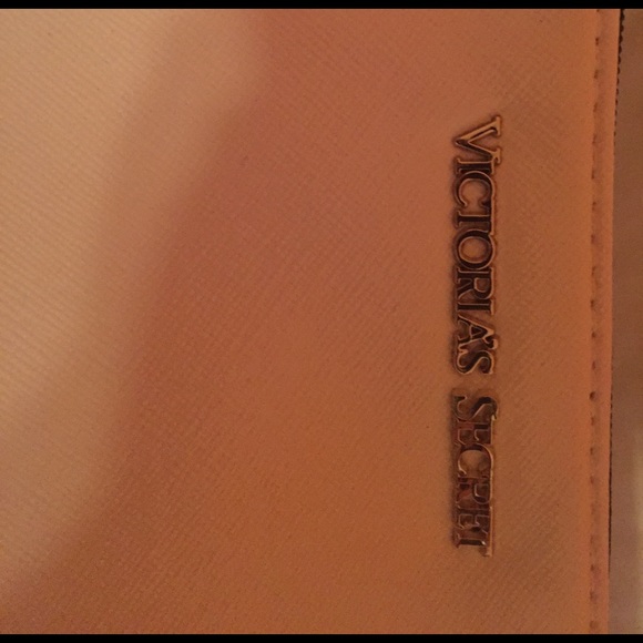 Victoria's Secret wristlet / clutch - Picture 2 of 3